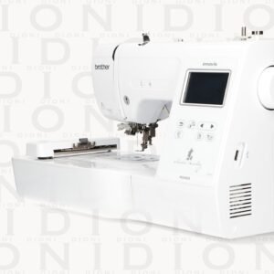 Alternative view of Máquina de bordar Innovis M240D Disney