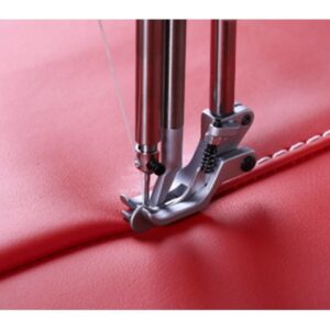 Alternative view of Máquina de coser industrial de triple arrastre y una aguja RP-1510B-7